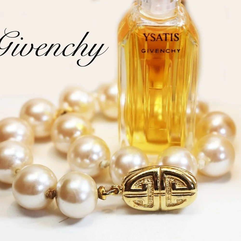 ⚜️ Vintage Givenchy Pearl Bracelet with Logo Clasp